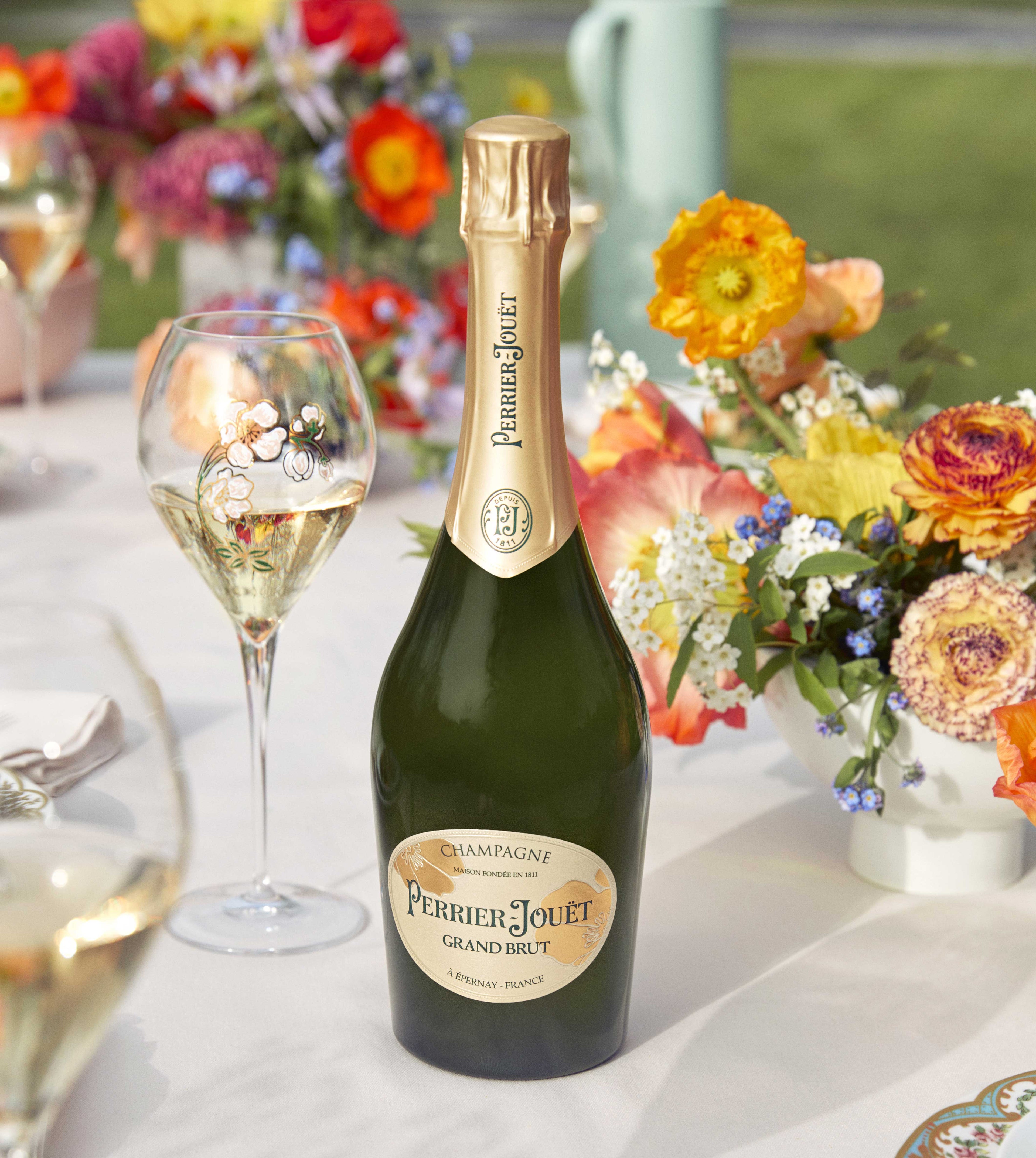 PERRIER-JOUËT GRAND BRUT 75 cL GIFT BAG