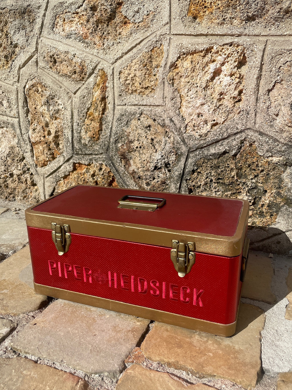 PIPER-HEIDSIECK JEAN PAUL GAULTIER CORSET 1999 75 cL COFFRET – TRUHLA 1970 SE DVĚMI SKLENIČKAMI