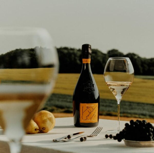 VEUVE CLICQUOT x JACQUEMUS LA GRANDE DAME 2018 75 cL