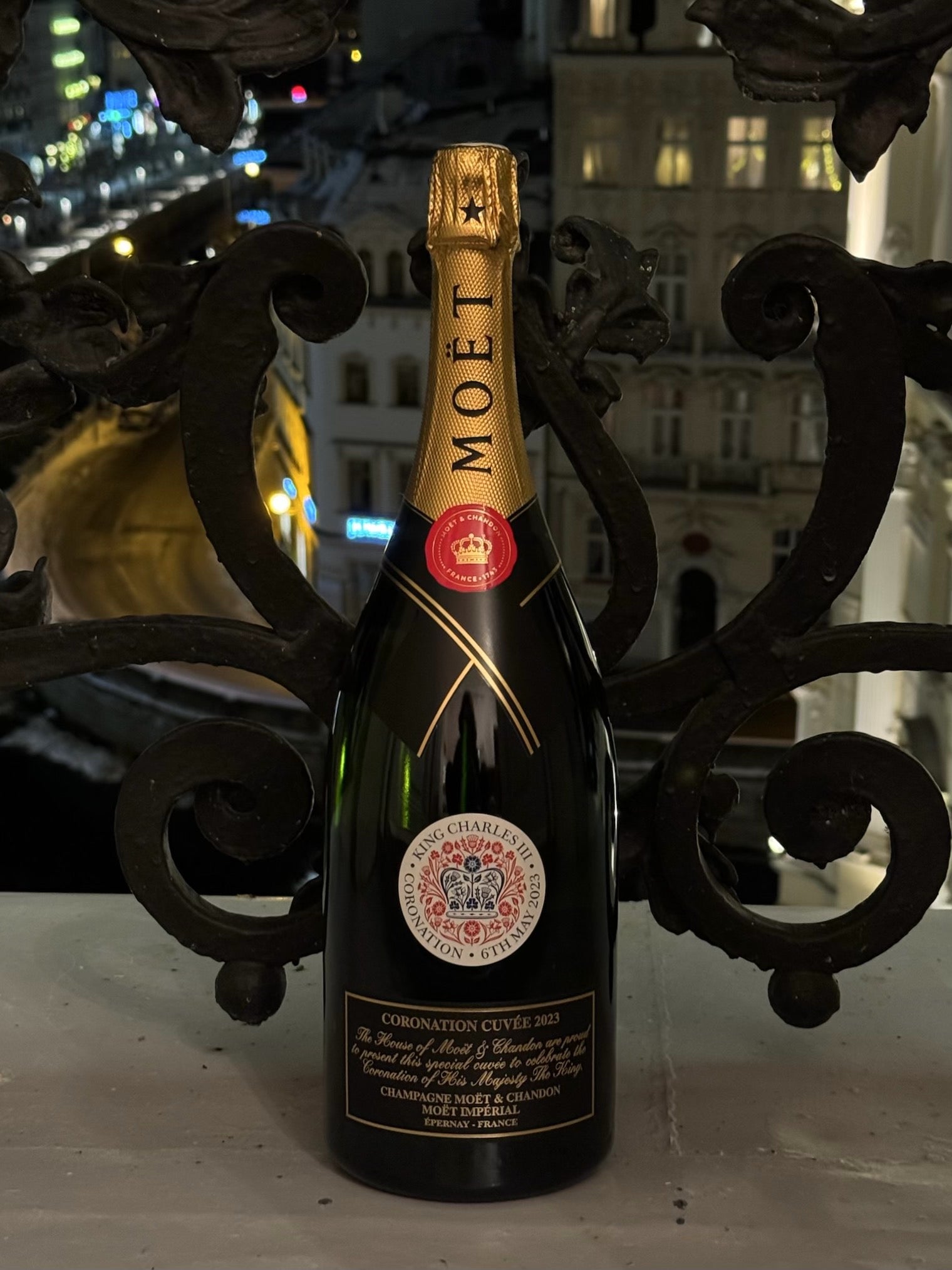 MOËT & CHANDON MOËT IMPÉRIAL BRUT KING CHARLES III CORONATION 150 cL GIFT BAG