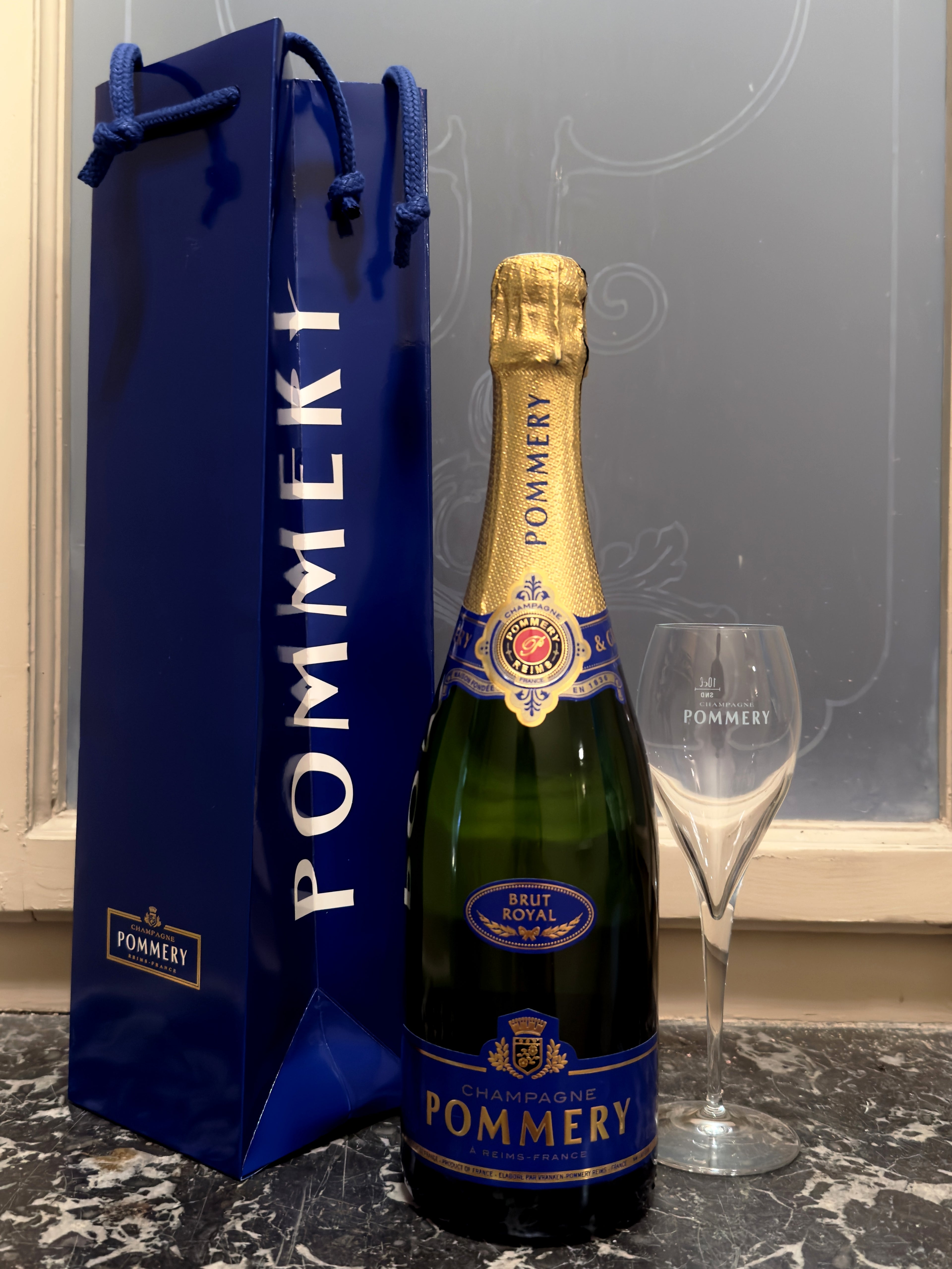 CHAMPAGNE POMMERY BRUT ROYAL 75 cL GIFT BAG & FLUTE