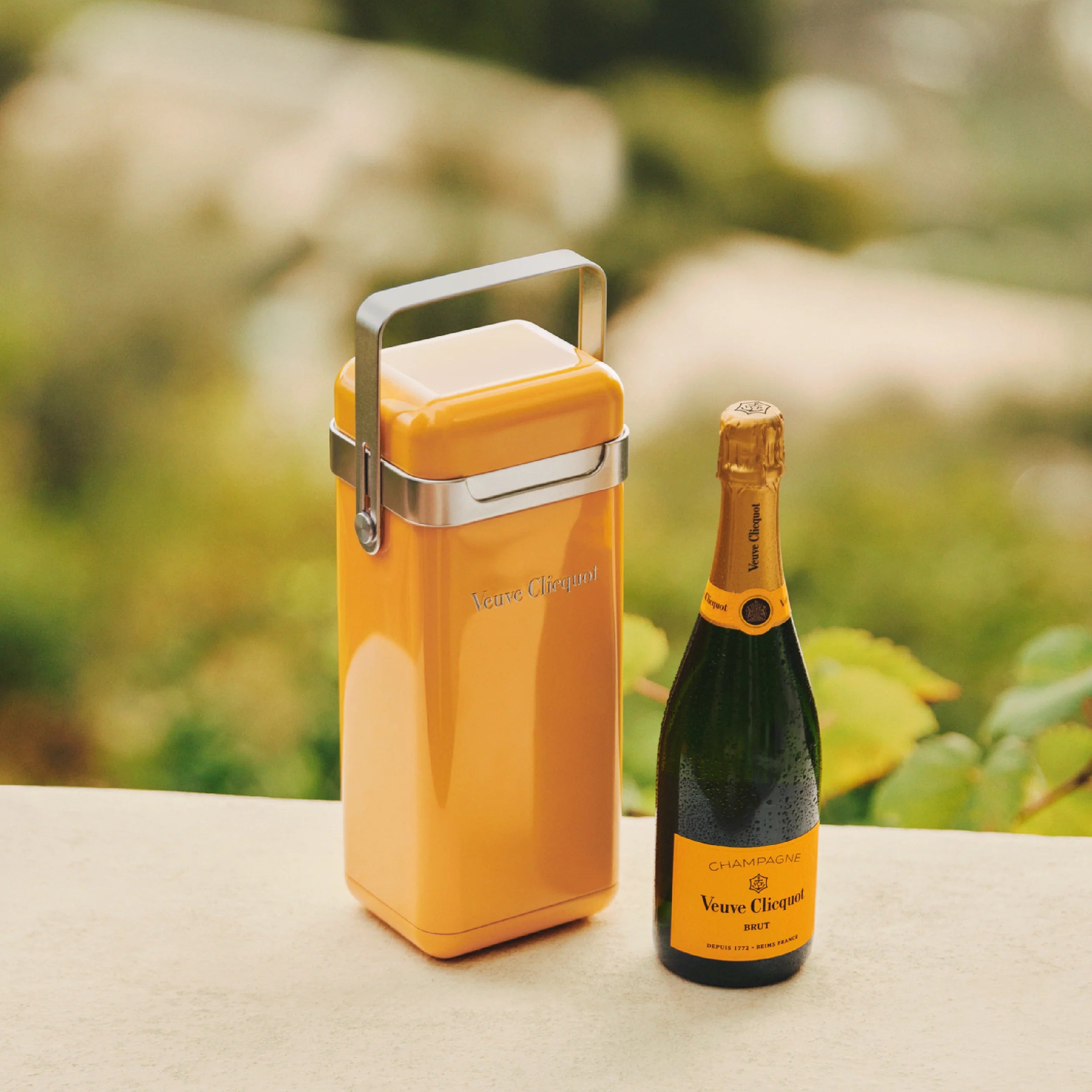 Veuve Clicquot Road to the Sun Brut Clicquot Cooler 75 cL gift bag