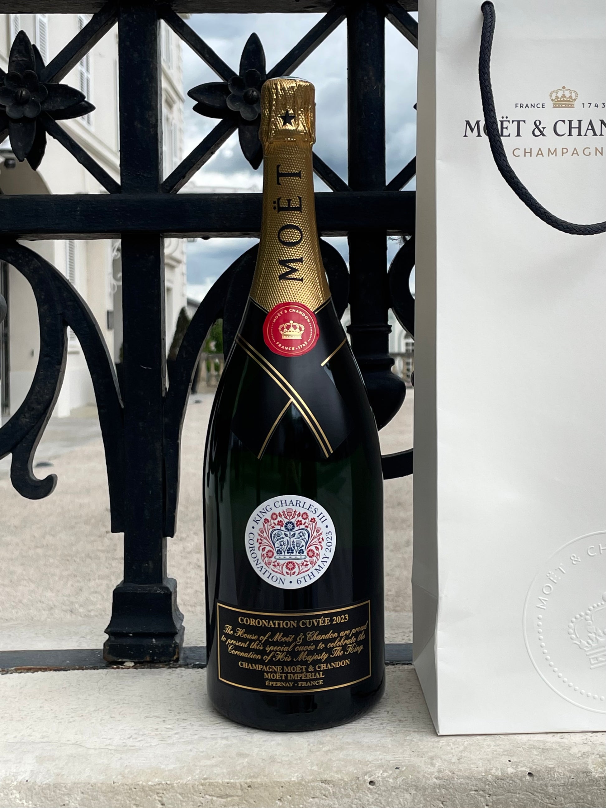 MOËT & CHANDON MOËT IMPÉRIAL BRUT KING CHARLES III CORONATION 150 cL GIFT BAG