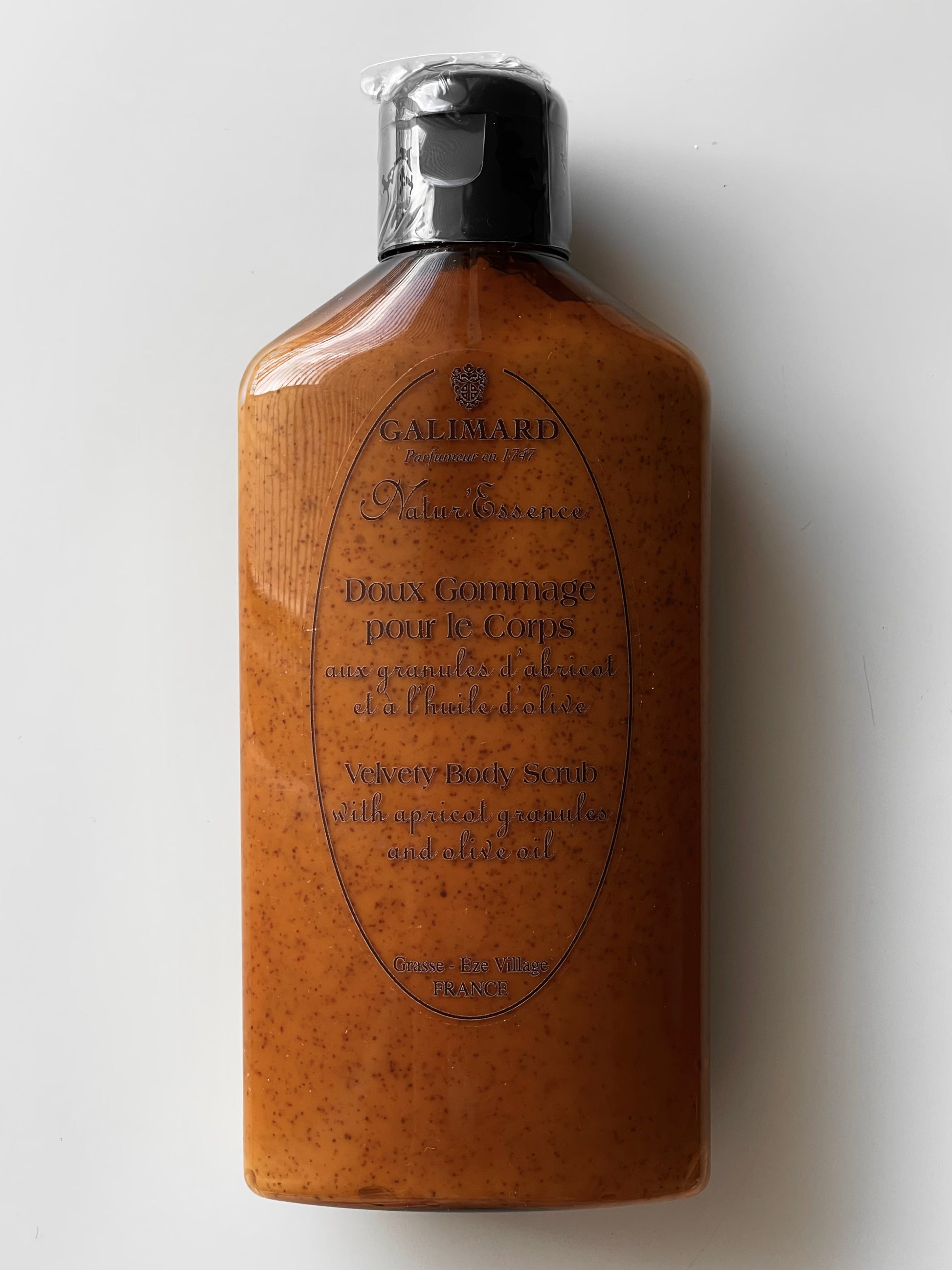 GALIMARD – DOUX GOMMAGE POUR LE CORPS AUX GRANULES D’ABRICOT ET À L’HUILE D’OLIVE – VELVETY BODY SCRUB WITH APRICOT GRANULES AND OLIVE OIL 200 mL