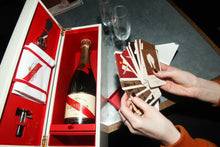 Načíst obrázek do prohlížeče Galerie, G.H.MUMM CORDON ROUGE BRUT CHAMPAGNE PROTOCOLES COFFRET 75 cL SADA S HRACÍMI KARTAMI 🃏
