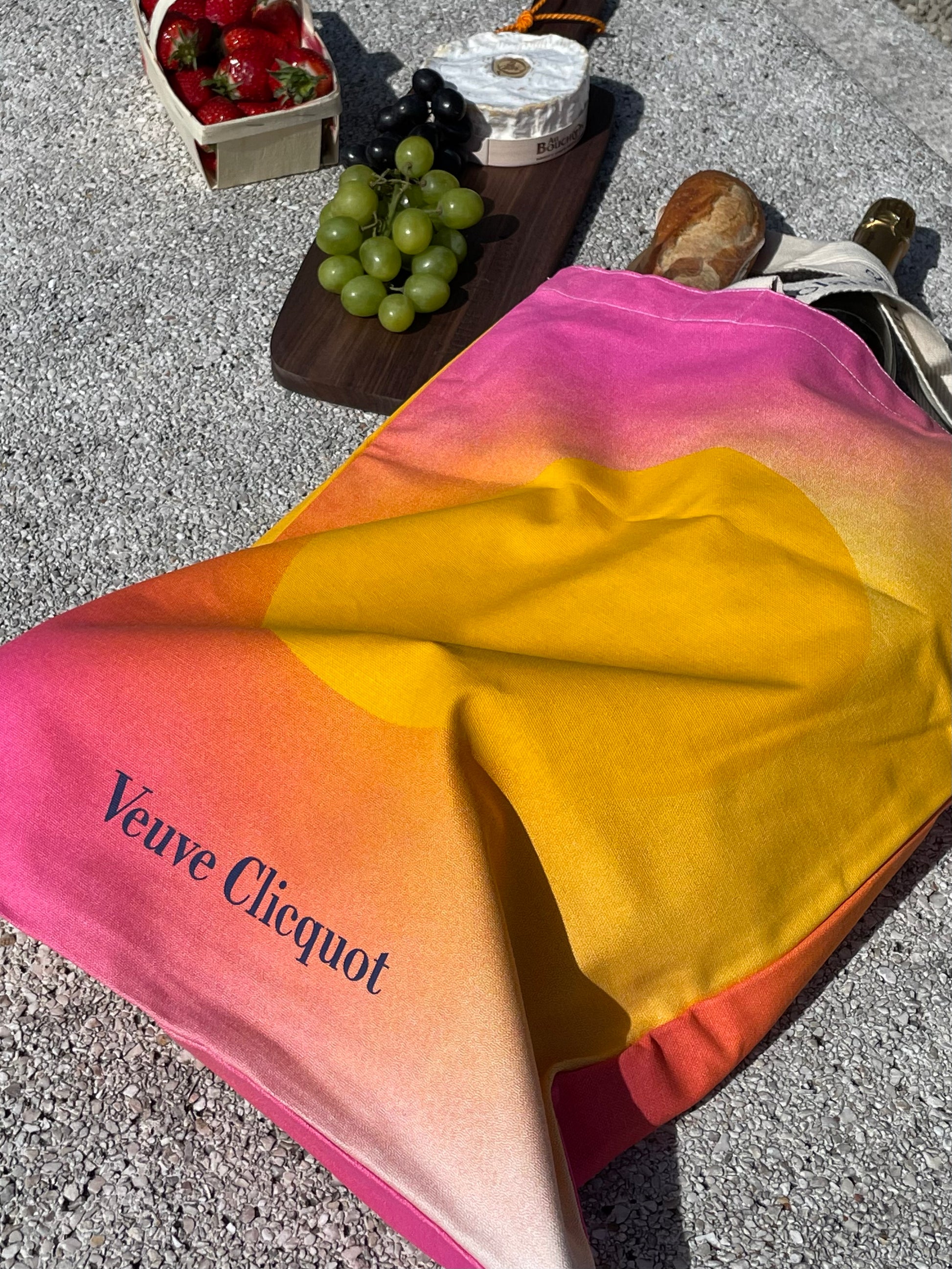 VEUVE CLICQUOT 250 SOLAIRE CULTURE ANNIVERSARY TOTE BAG