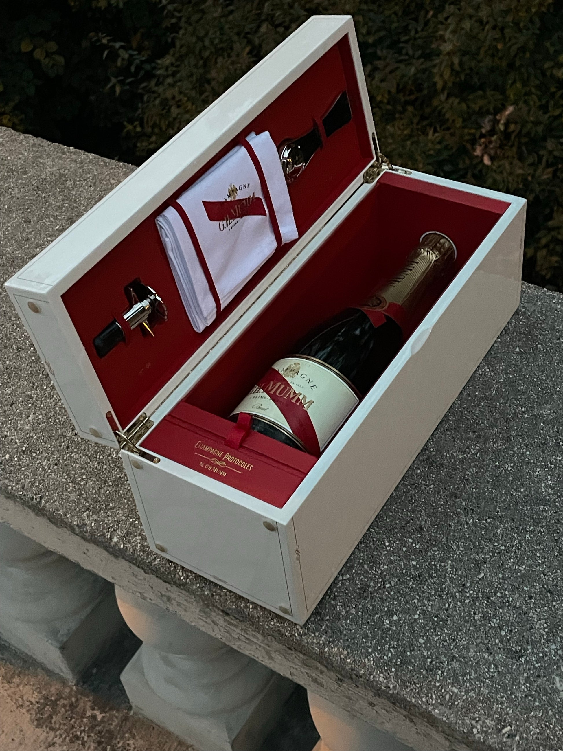 G.H.MUMM CORDON ROUGE BRUT CHAMPAGNE PROTOCOLES COFFRET 75 cL SADA S HRACÍMI KARTAMI 🃏