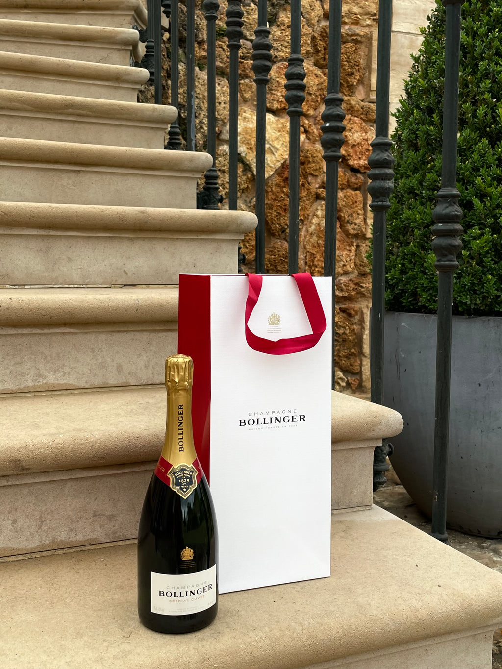 CHAMPAGNE BOLLINGER SPECIAL CUVÉE BRUT 75 cL GIFT BAG